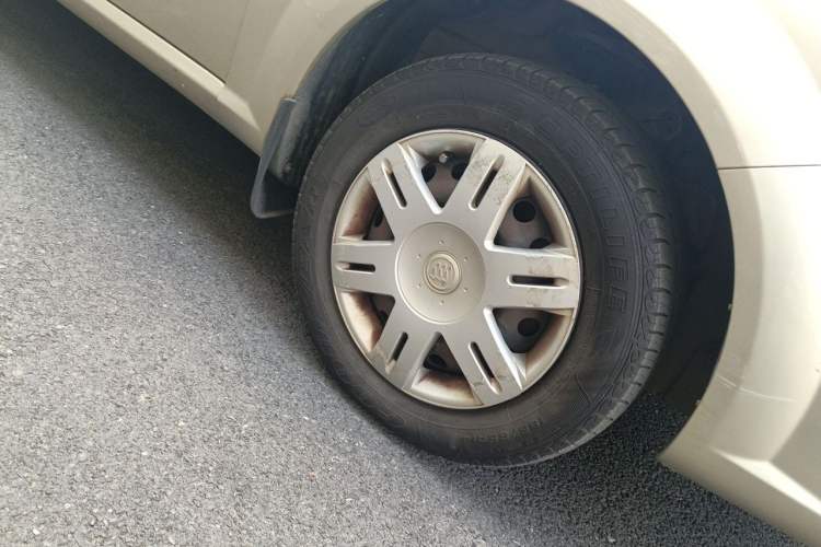 Used Buick Excelle 2013 1.5L Automatic Classic Model Right Front Wheel Hub