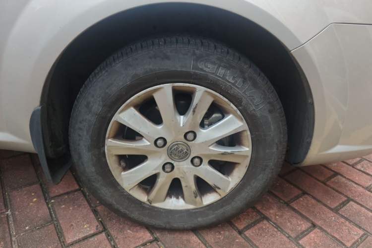 Used Buick Excelle 2013 1.5L Automatic Classic Model Right Front Wheel Hub