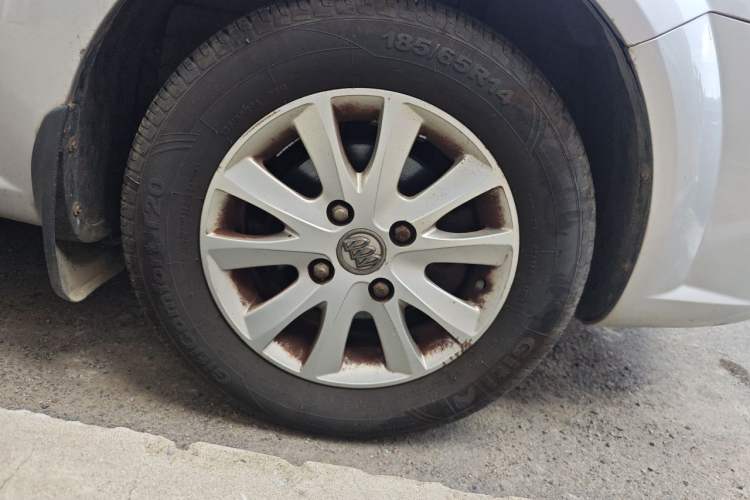 Used Buick Excelle 2013 1.5L Automatic Classic Model Right Front Wheel Hub