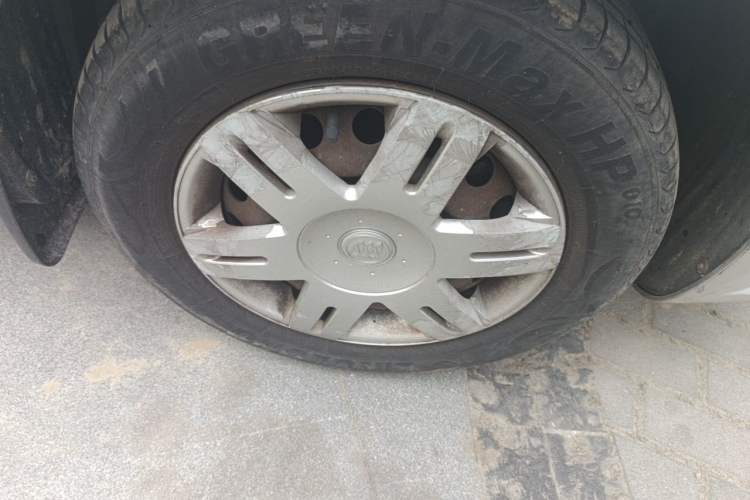 Used Buick Excelle 2013 1.5L Automatic Classic Model Right Front Wheel Hub
