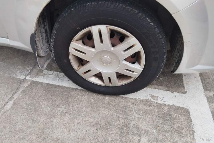Used Buick Excelle 2013 1.5L Automatic Classic Model Right Front Wheel Hub
