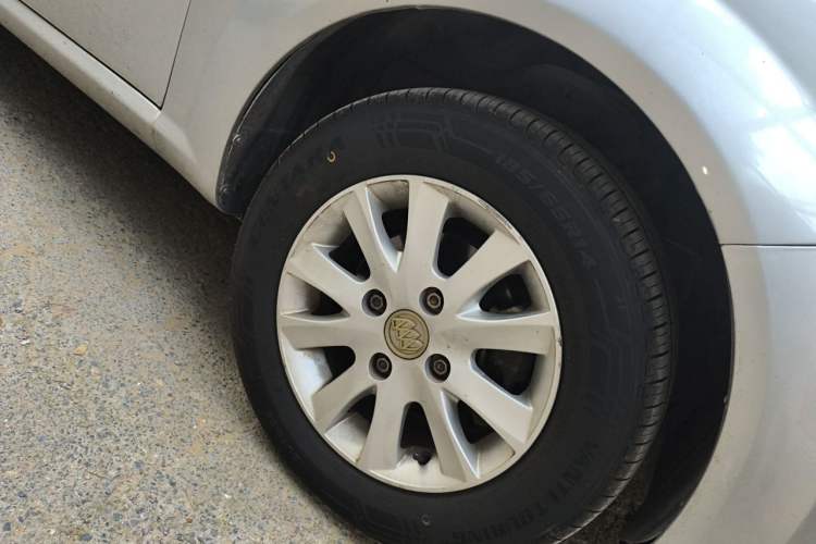 Used Buick Excelle 2013 1.5L Automatic Classic Model Right Front Wheel Hub