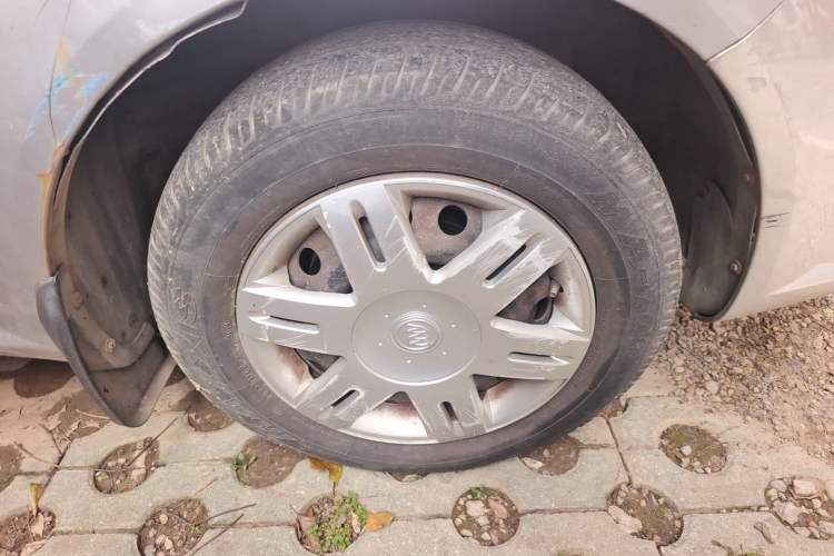 Used Buick Excelle 2013 1.5L Automatic Classic Model Right Front Wheel Hub