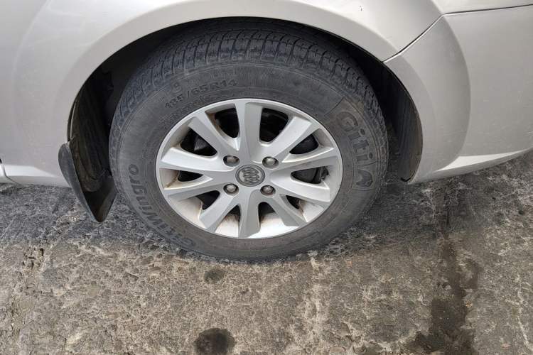 Used Buick Excelle 2013 1.5L Automatic Classic Model Right Front Wheel Hub