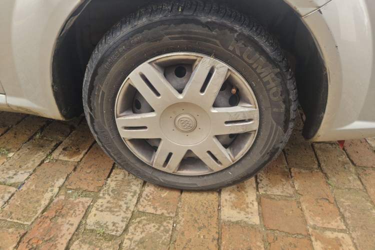 Used Buick Excelle 2013 1.5L Manual Classic Model Right Front Wheel Hub