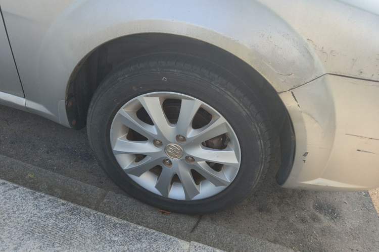 Used Buick Excelle 2013 1.5L Manual Luxury Model Right Front Wheel Hub