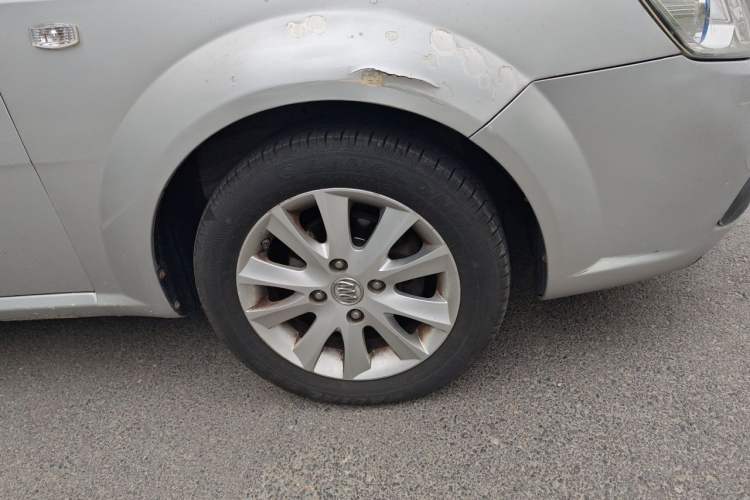 Used Buick Excelle 2013 1.5L Automatic Luxury Model Right Front Wheel Hub