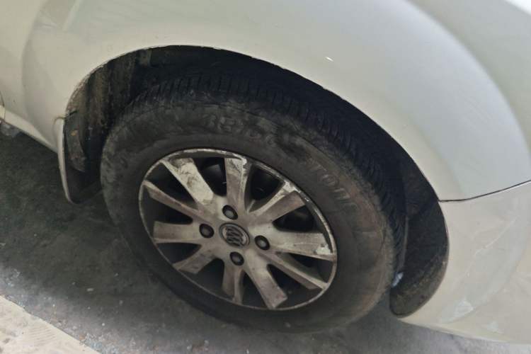 Used Buick Excelle 2013 1.5L Automatic Classic Model Right Front Wheel Hub