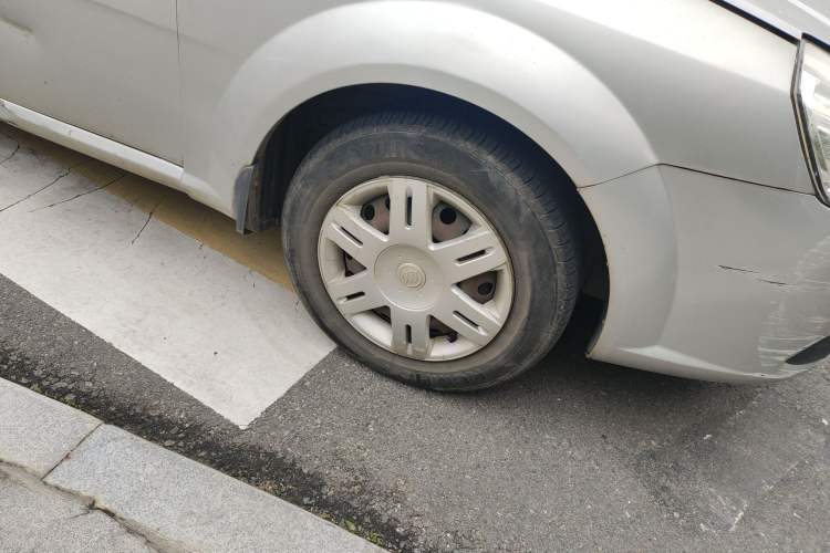 Used Buick Excelle 2013 1.5L Automatic Classic Model Right Front Wheel Hub