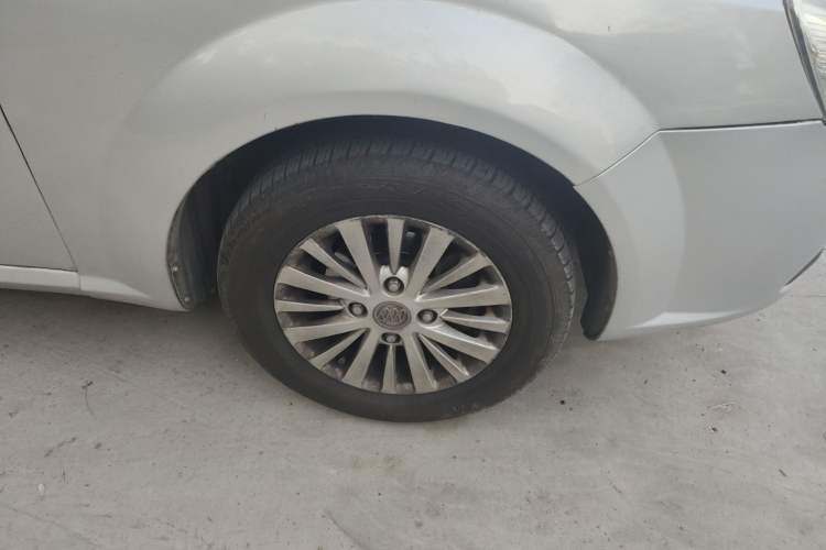 Used Buick Excelle 2013 1.5L Manual Classic Model Right Front Wheel Hub