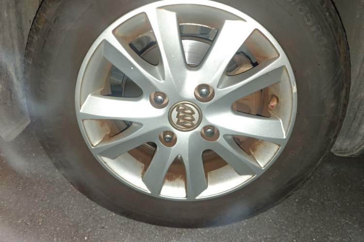 Used Buick Excelle 2013 1.5L Manual Classic Model Right Front Wheel Hub