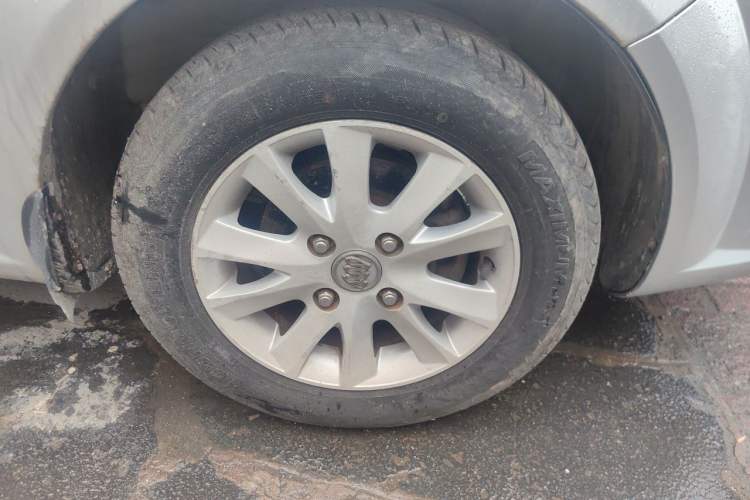 Used Buick Excelle 2013 1.5L Automatic Classic Model Right Front Wheel Hub
