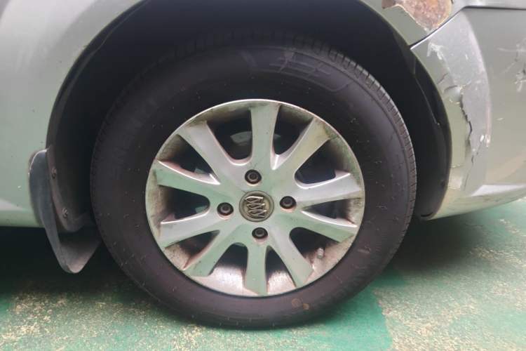 Used Buick Excelle 2013 1.5L Automatic Classic Model Right Front Wheel Hub