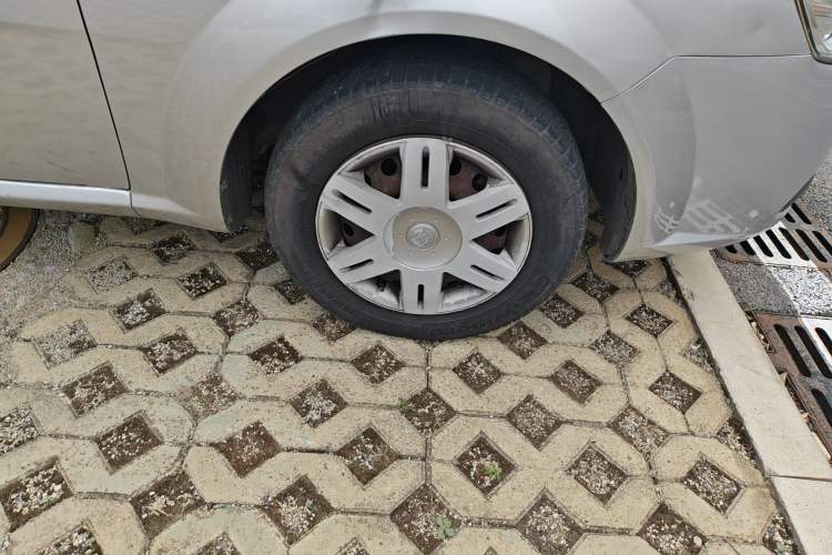 Used Buick Excelle 2013 1.5L Manual Classic Model Right Front Wheel Hub