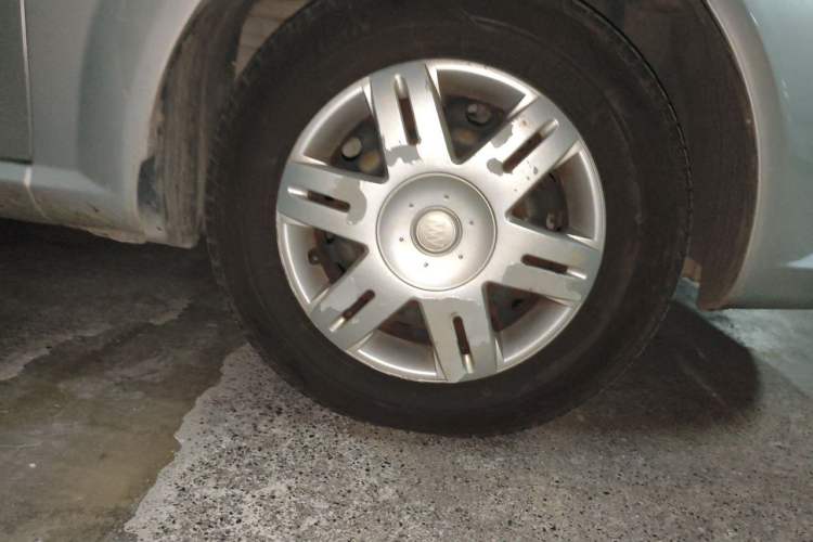 Used Buick Excelle 2013 1.5L Automatic Classic Model Right Front Wheel Hub
