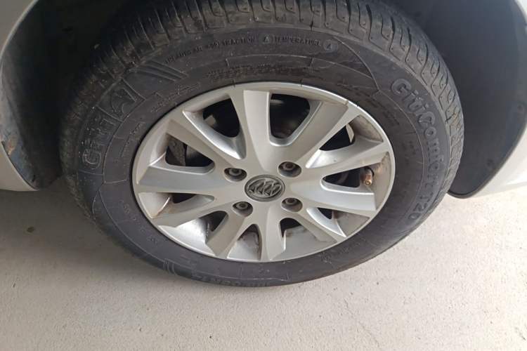 Used Buick Excelle 2013 1.5L Manual Classic Model Right Front Wheel Hub