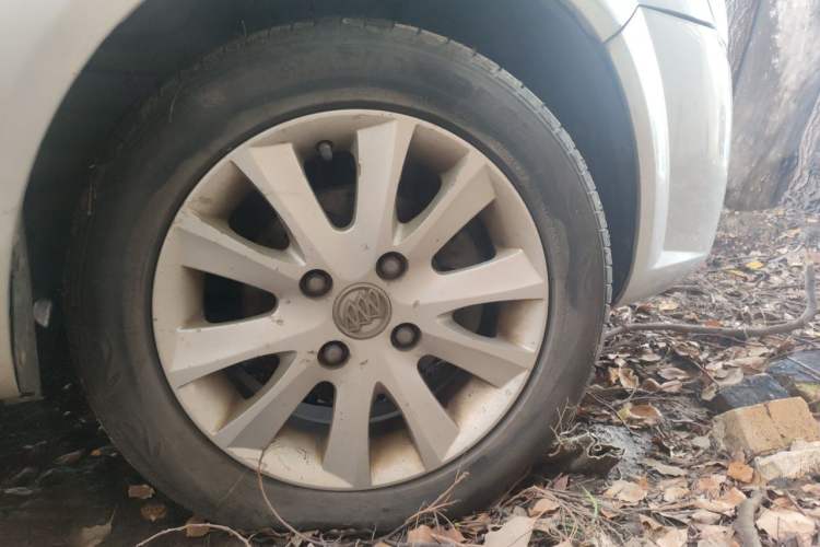 Used Buick Excelle 2013 1.5L Manual Luxury Model Right Front Wheel Hub