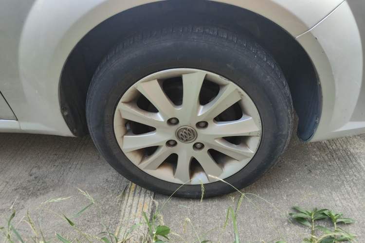 Used Buick Excelle 2013 1.5L Manual Luxury Model Right Front Wheel Hub