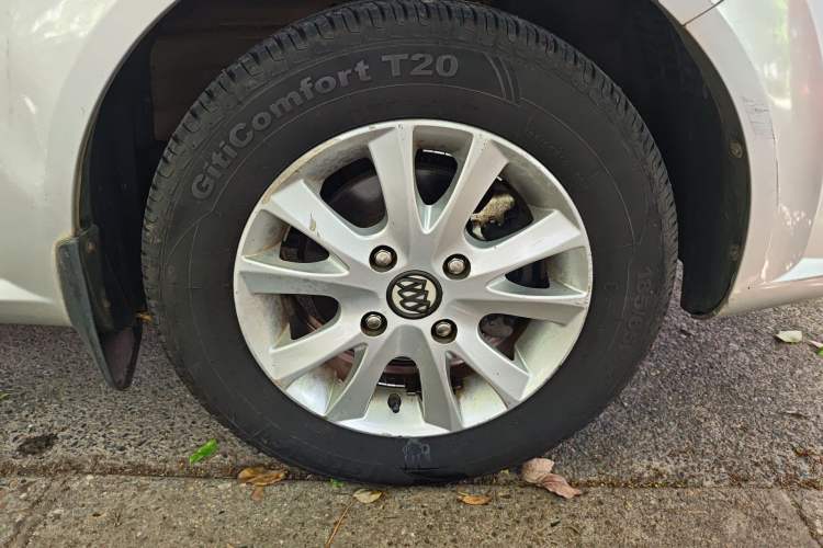 Used Buick Excelle 2013 1.5L Manual Classic Model Right Front Wheel Hub