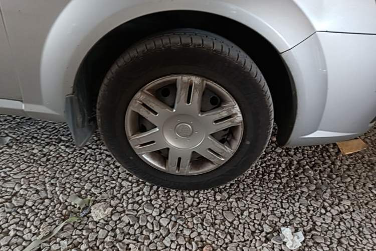 Used Buick Excelle 2013 1.5L Automatic Classic Model Right Front Wheel Hub