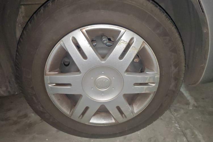Used Buick Excelle 2013 1.5L Automatic Classic Model Right Front Wheel Hub
