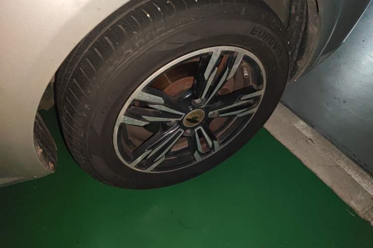 Used Buick Excelle 2013 1.5L Automatic Classic Model Right Front Wheel Hub
