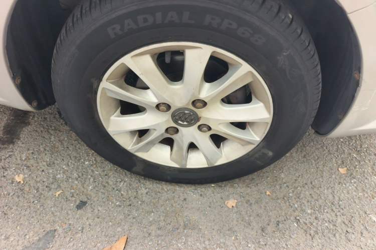 Used Buick Excelle 2013 1.5L Automatic Classic Model Right Front Wheel Hub