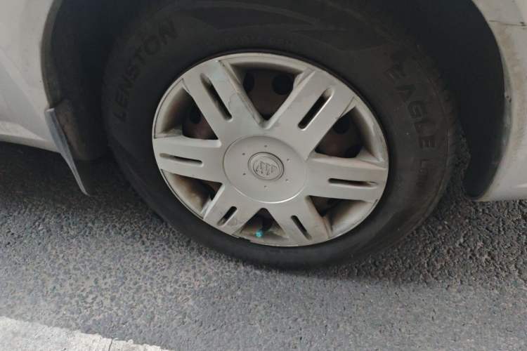 Used Buick Excelle 2013 1.5L Automatic Classic Model Right Front Wheel Hub