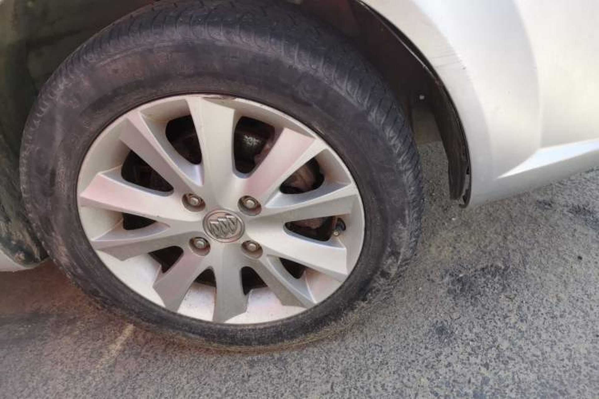 Used Buick Excelle 2013 1.5L Manual Luxury Model Right Front Wheel Hub
