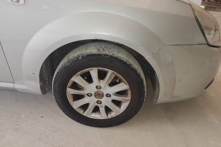Used Buick Excelle 2013 1.5L Automatic Classic Model Right Front Wheel Hub