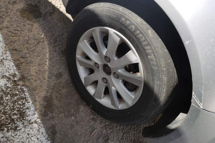 Used Buick Excelle 2013 1.5L Automatic Classic Model Right Front Wheel Hub