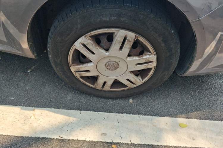 Used Buick Excelle 2013 1.5L Automatic Classic Model Right Front Wheel Hub