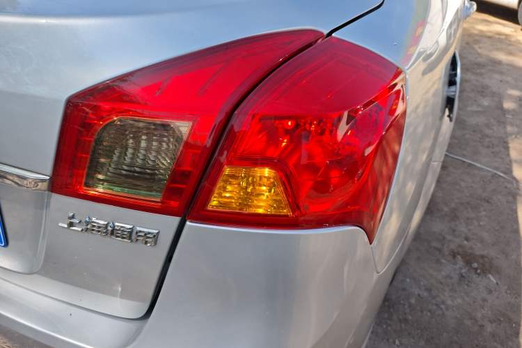 Used Buick Excelle 2013 1.5L Automatic Classic Model Right Rear Taillight