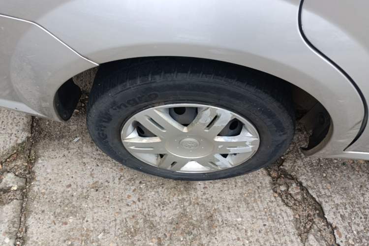 Used Buick Excelle 2013 1.5L Automatic Classic Model Right Rear Wheel Hub