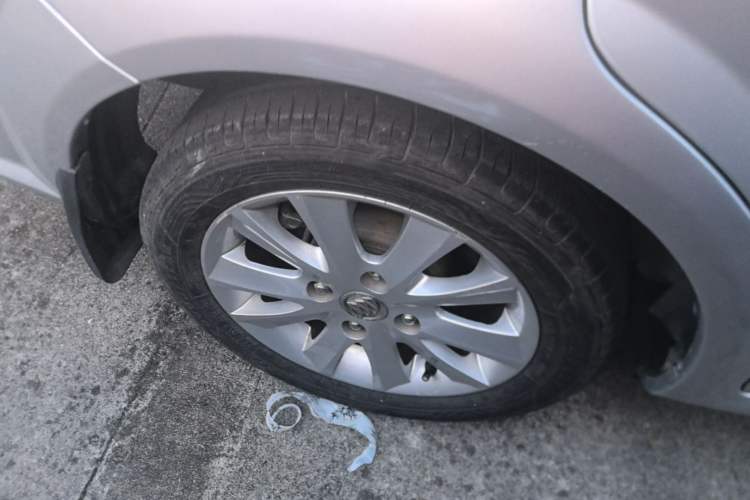 Used Buick Excelle 2013 1.5L Automatic Luxury Model Right Rear Wheel Hub
