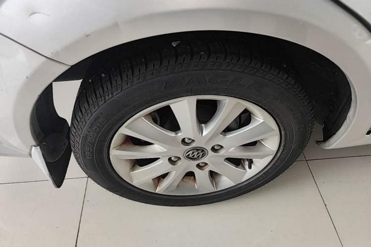 Used Buick Excelle 2013 1.5L Automatic Luxury Model Right Rear Wheel Hub