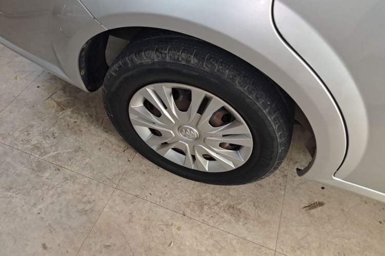 Used Buick Excelle 2013 1.5L Automatic Classic Model Right Rear Wheel Hub