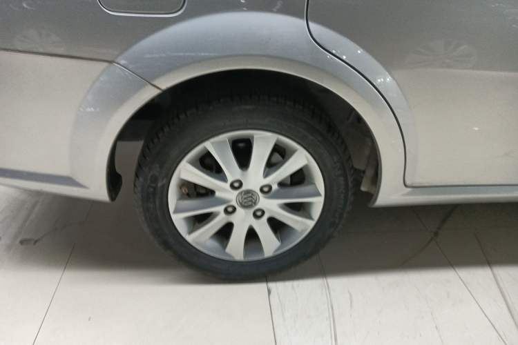 Used Buick Excelle 2013 1.5L Automatic Luxury Model Right Rear Wheel Hub