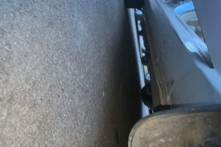 Used Buick Excelle 2013 1.5L Automatic Luxury Model Right Side Sill