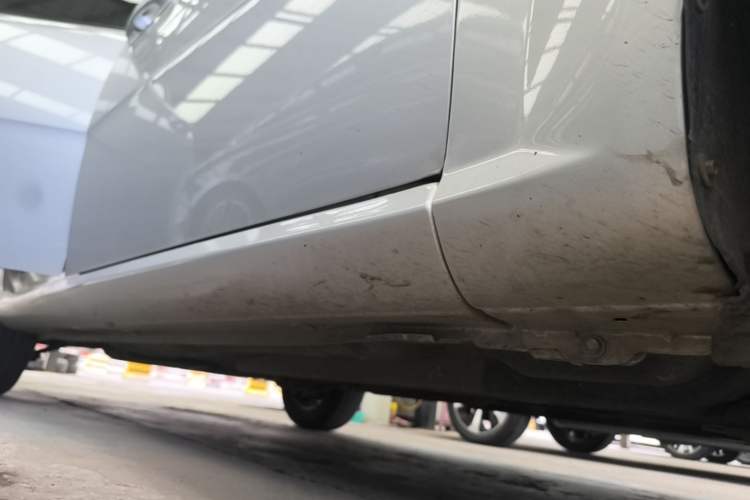 Used Buick Excelle 2013 1.5L Automatic Classic Model Right Side Sill