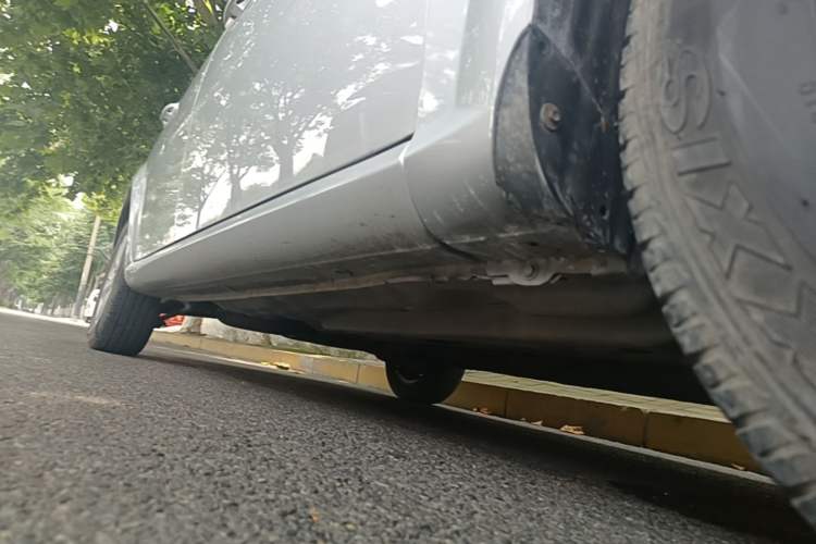 Used Buick Excelle 2013 1.5L Manual Classic Model Right Side Sill