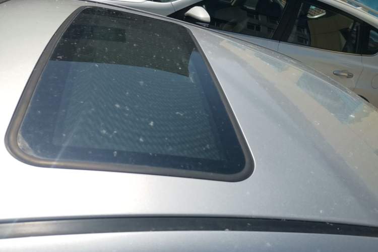 Used Buick Excelle 2013 1.5L Manual Classic Model Roof