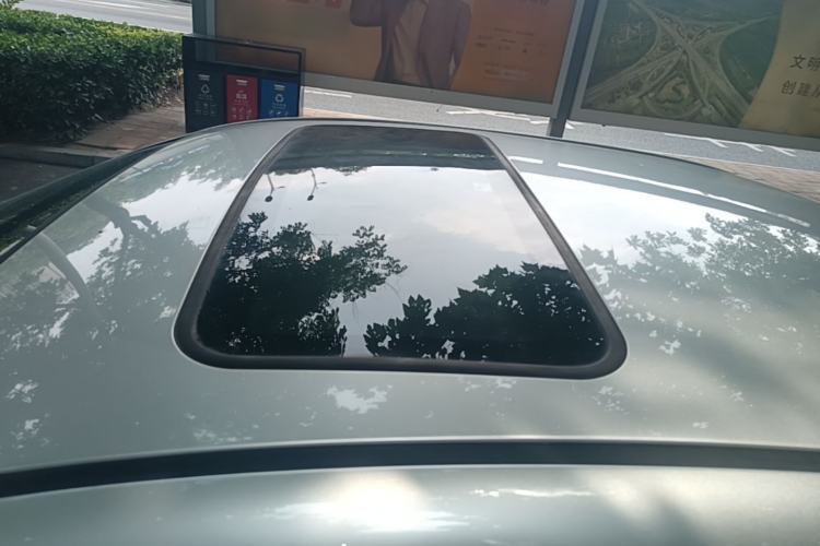 Used Buick Excelle 2013 1.5L Manual Classic Model Roof