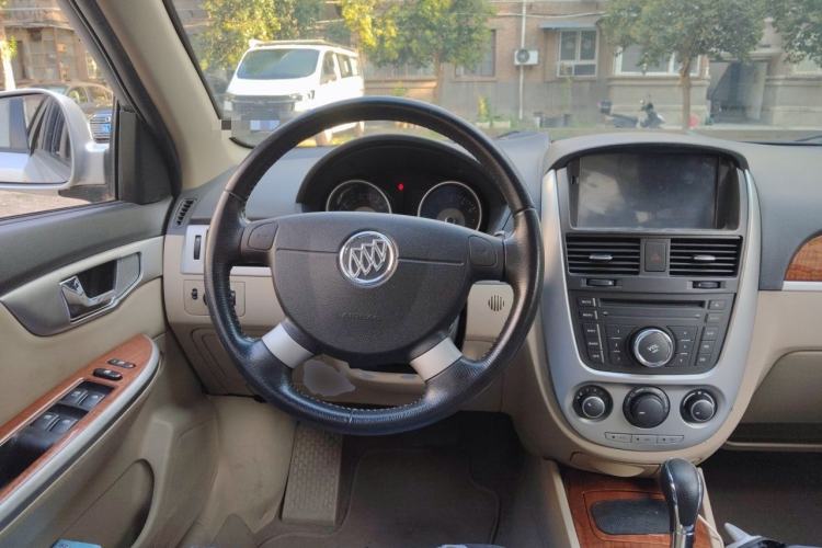 Used Buick Excelle 2013 1.5L Automatic Luxury Model Steering Wheel
