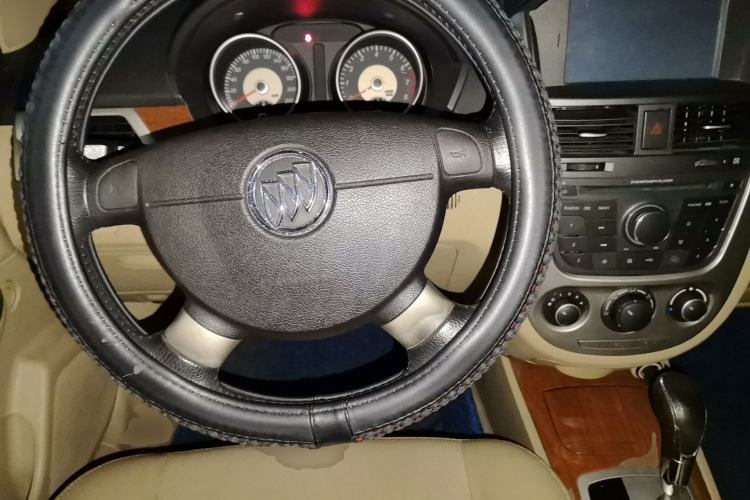 Used Buick Excelle 2013 1.5L Automatic Luxury Model Steering Wheel