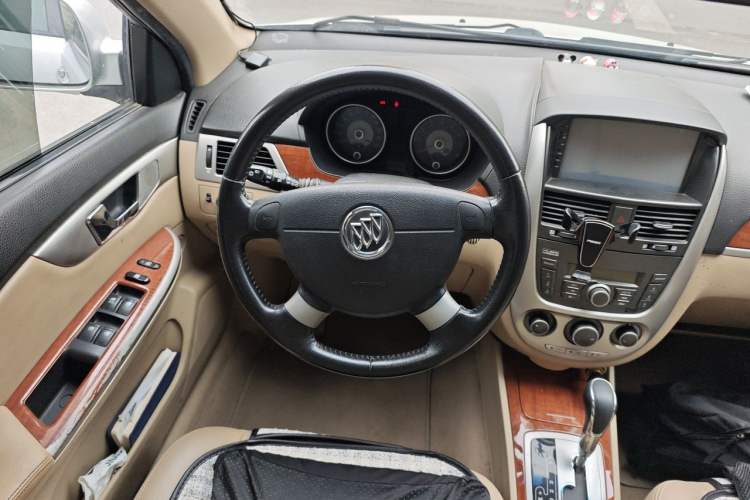 Used Buick Excelle 2013 1.5L Automatic Luxury Model Steering Wheel