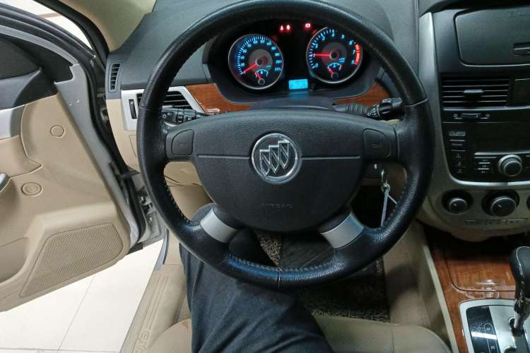Used Buick Excelle 2013 1.5L Automatic Luxury Model Steering Wheel