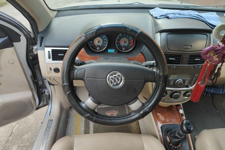 Used Buick Excelle 2013 1.5L Manual Luxury Model Steering Wheel