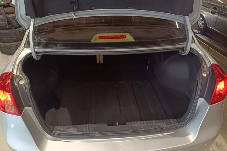 Used Buick Excelle 2013 1.5L Automatic Classic Model Trunk