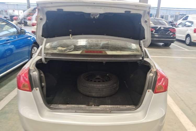 Used Buick Excelle 2013 1.5L Automatic Classic Model Trunk